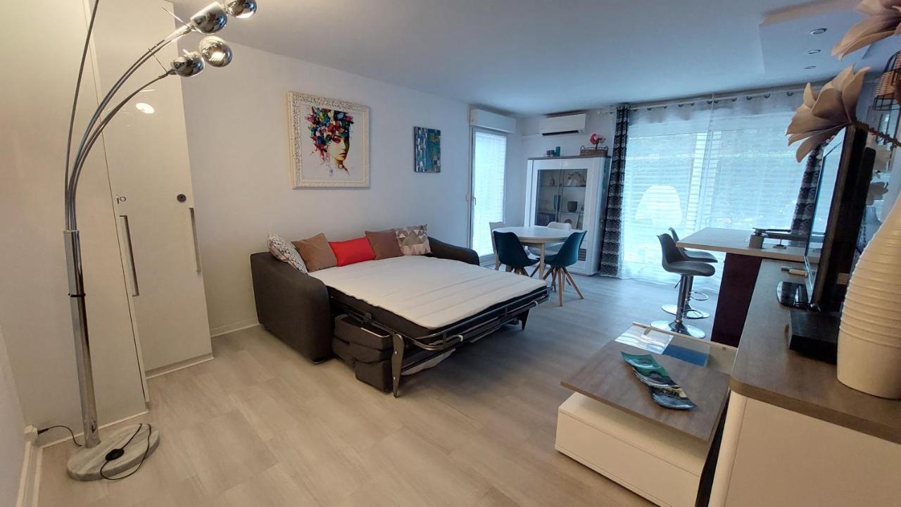 Charmant Appartement Residentiel Avec Terrasse, Jardin Privatif Et Piscine A Cannes Exterior photo