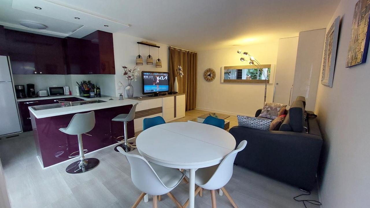 Charmant Appartement Residentiel Avec Terrasse, Jardin Privatif Et Piscine A Cannes Exterior photo